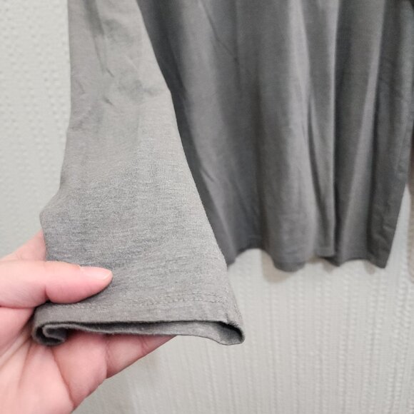 The North Face Women's Plus Size Gray Long Sleeve Logo Shirt Size XXL - Picture 7 of 10